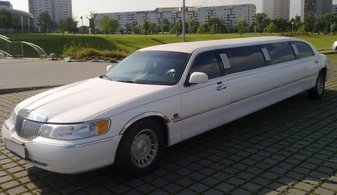Свадебный лимузин Lincoln Towncar № P3833, белый