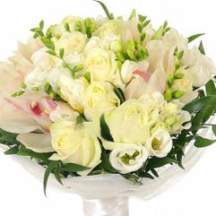 Интернет-студия цветов и подарков В центре внимания